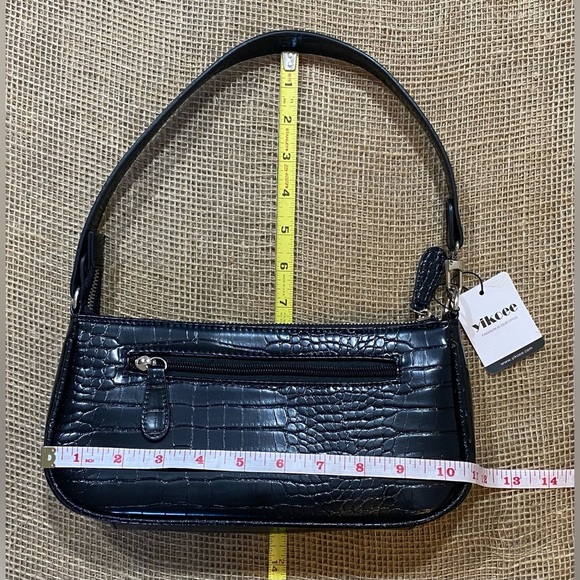 Yikoee Black Purse, Crocodile Design, Outside Zip Pocket, Inside Pocket - Picture 4 of 7